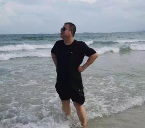 【感動(dòng)青峰人物第三期】傾心為青峰 點(diǎn)滴潤心田 ——感動(dòng)青峰人物之付士奇